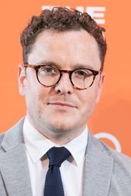 Джош МакГуайр